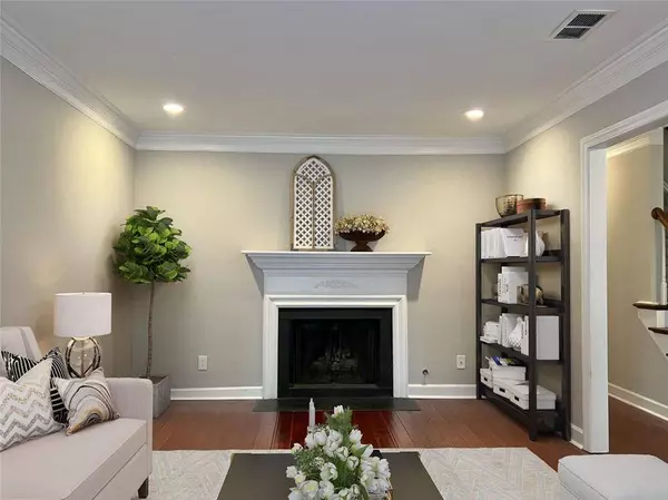 76 MOUNT VERNON CIR, Atlanta, GA 30338