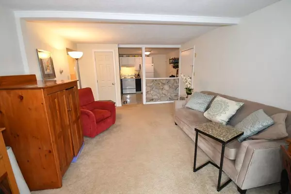 668 Robbins Ave. #17, Dracut, MA 01826