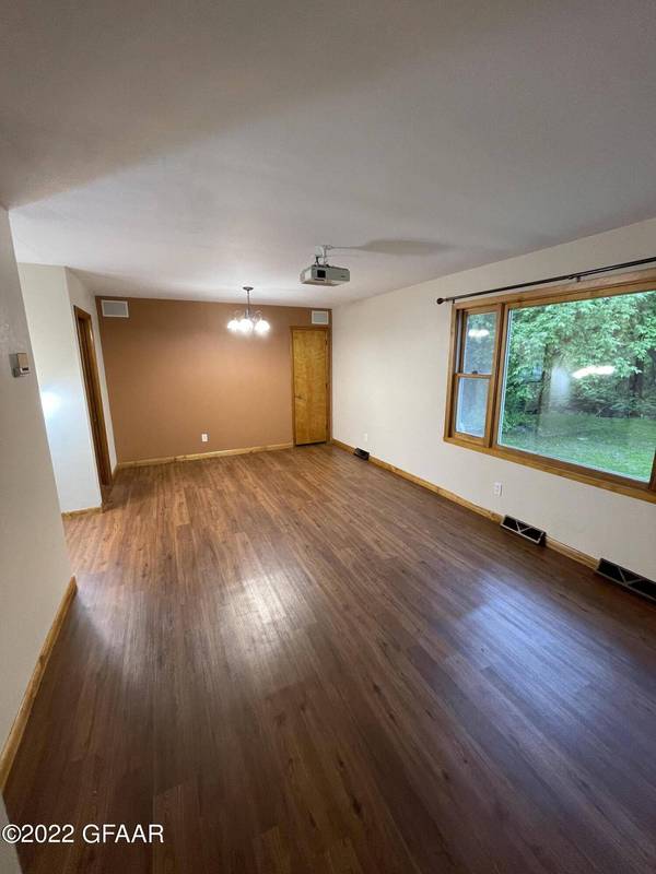 723 N DIVISION Street, Warren, MN 56762