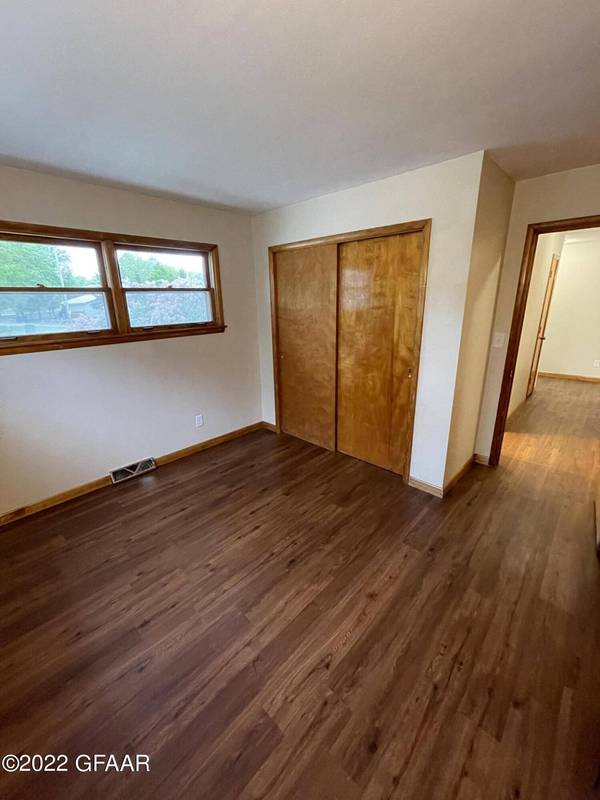 723 N DIVISION Street, Warren, MN 56762