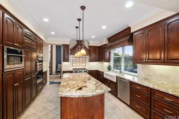 16 Golf Ridge DR, Rancho Santa Margarita, CA 92679