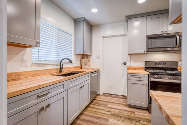 6413 Friday Cir, North Highlands, CA 95660