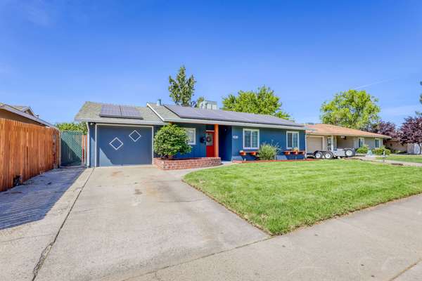 6413 Friday Cir, North Highlands, CA 95660