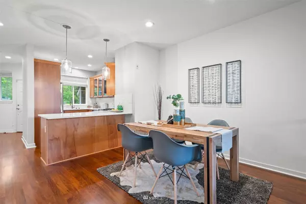 1917 NE Killian LN, Issaquah, WA 98029