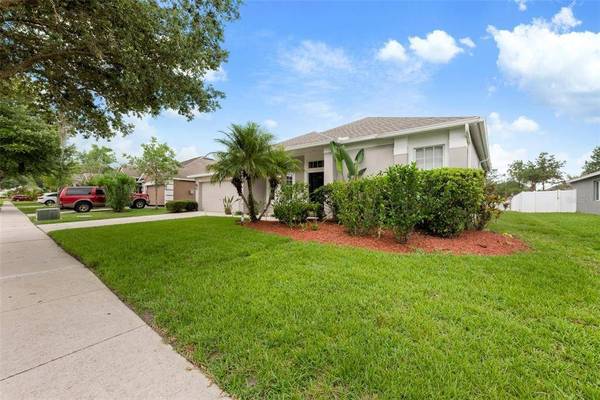 2037 HEARTLAND CIR, Valrico, FL 33594