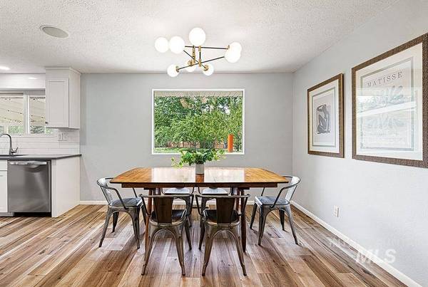 6006 W Poplar Dr, Boise, ID 83704