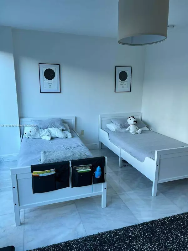 2950 NE 188th St #345, Aventura, FL 33180