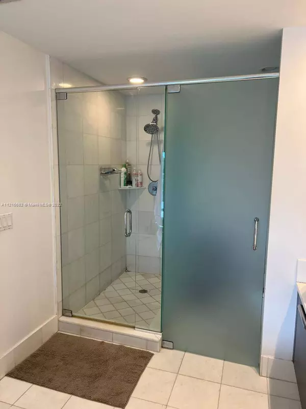 2950 NE 188th St #345, Aventura, FL 33180