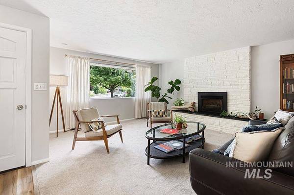 6006 W Poplar Dr, Boise, ID 83704