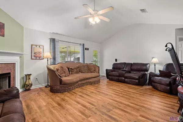 26589 PARKWOOD DR, Denham Springs, LA 70726