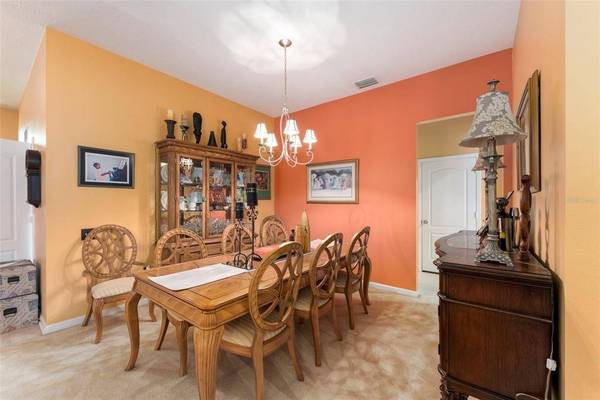 2037 HEARTLAND CIR, Valrico, FL 33594