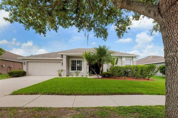 2037 HEARTLAND CIR, Valrico, FL 33594