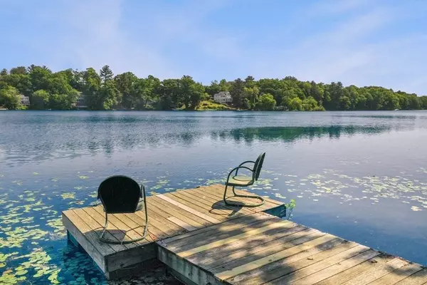 18 Taylor St, Georgetown, MA 01833