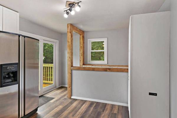 38207 N 3rd AVE, Spring Grove, IL 60081