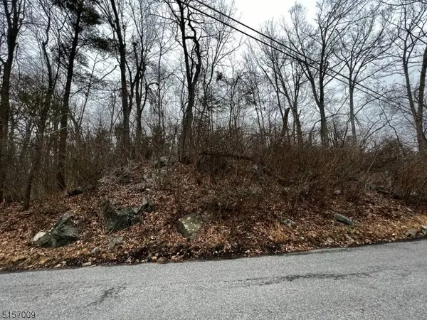 43 Hemlock Ave, Andover Twp., NJ 07860