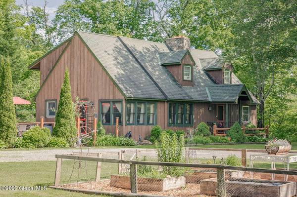 5137 Crooked Street  ST, Broadalbin, NY 12025