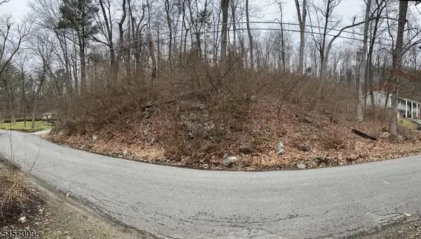 43 Hemlock Ave, Andover Twp., NJ 07860