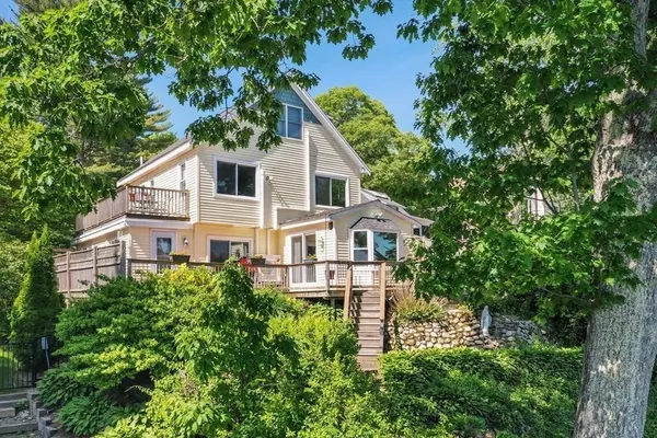 18 Taylor St, Georgetown, MA 01833