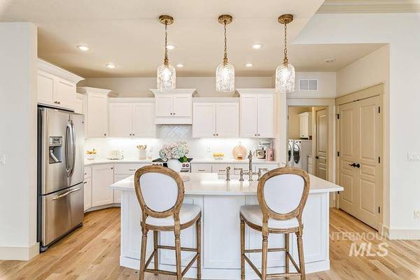 1572 W Par Ct, Eagle, ID 83616