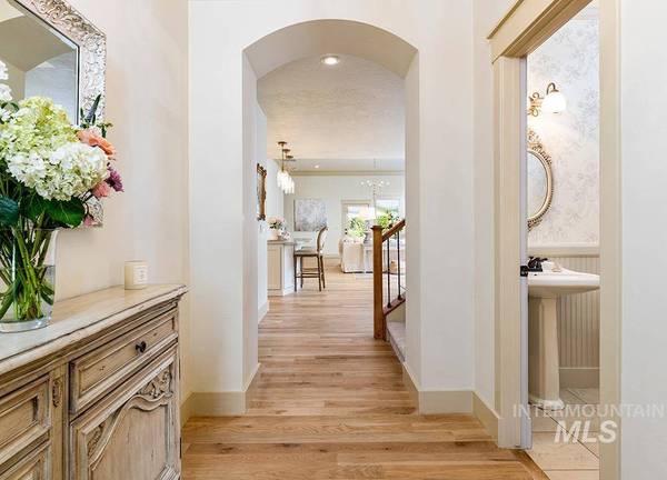 1572 W Par Ct, Eagle, ID 83616