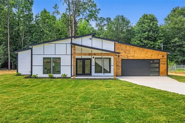 90 Mckown RD, Fayetteville, GA 30214