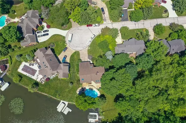 9715 GULFSTREAM DR, Fishers, IN 46037