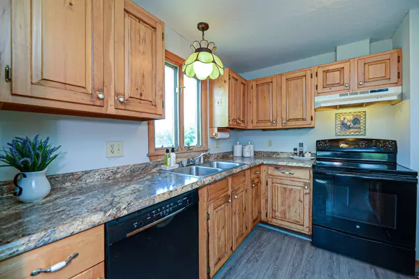 946 Nh Route 132 N, New Hampton, NH 03256