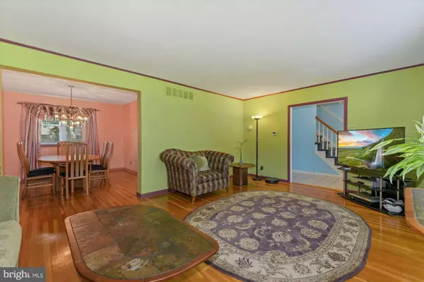 589 CLINTON CT, Mount Laurel, NJ 08054