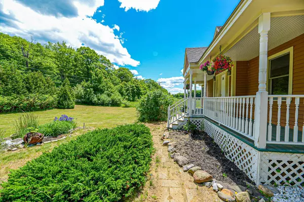 946 Nh Route 132 N, New Hampton, NH 03256