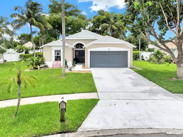 15 Meadows Park LN, Boynton Beach, FL 33436