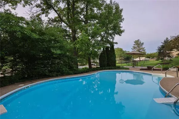 9715 GULFSTREAM DR, Fishers, IN 46037