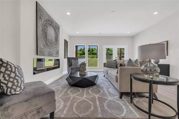 90 Mckown RD, Fayetteville, GA 30214