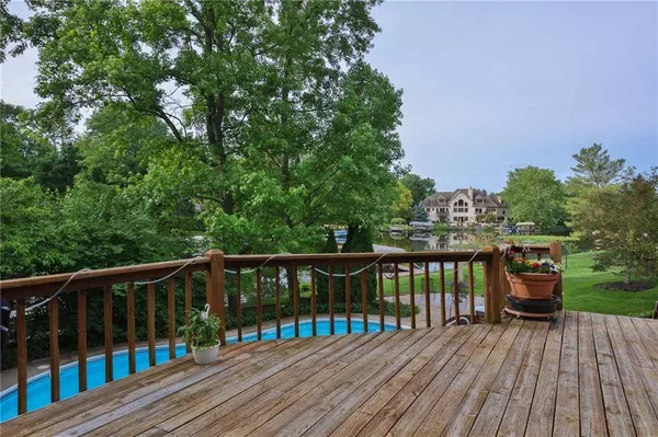 9715 GULFSTREAM DR, Fishers, IN 46037