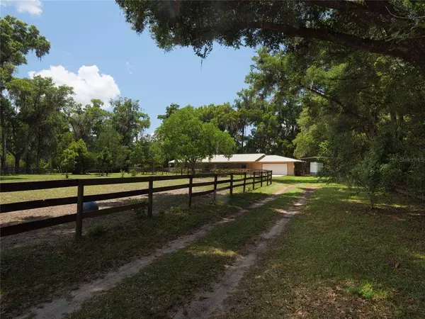 9215 SE COUNTY ROAD 2082, Gainesville, FL 32641