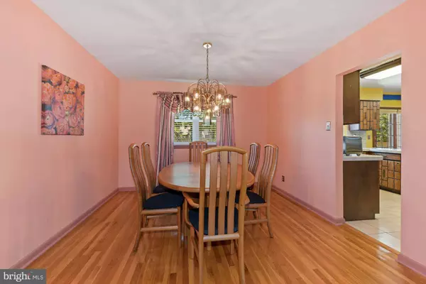 589 CLINTON CT, Mount Laurel, NJ 08054