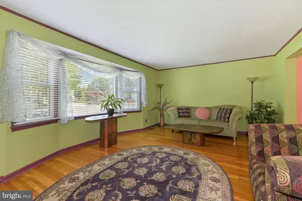 589 CLINTON CT, Mount Laurel, NJ 08054