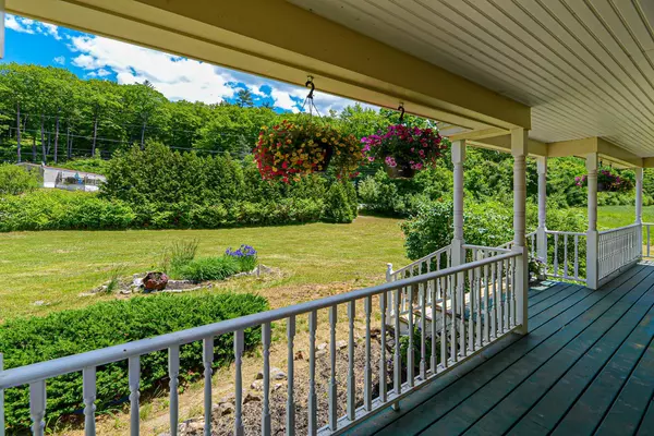 946 Nh Route 132 N, New Hampton, NH 03256