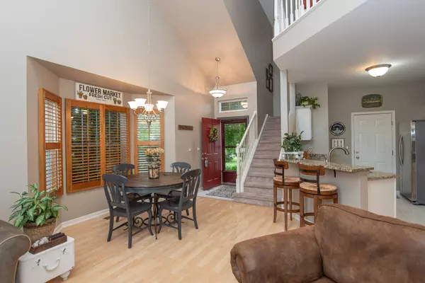 536 Pinebrook DR, Bolingbrook, IL 60490