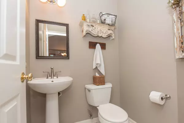 536 Pinebrook DR, Bolingbrook, IL 60490