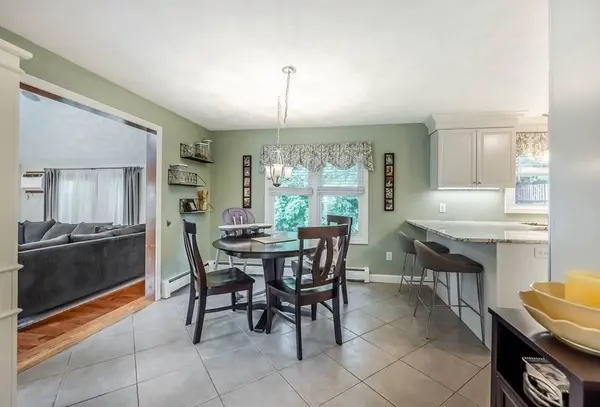 2 Pheasant Hill Ln, Methuen, MA 01844