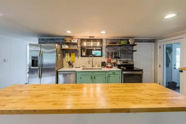 59 Ramgren Rd, Lunenburg, MA 01462