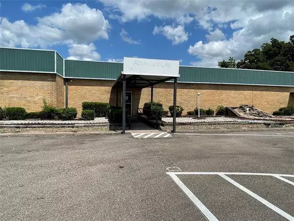 1765 Ballard Drive, Paris, TX 75460