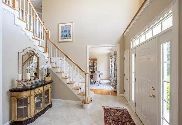 17 Somerset Dr, Andover, MA 01810