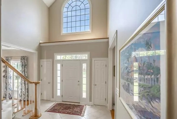 17 Somerset Dr, Andover, MA 01810