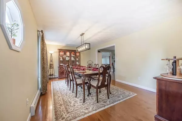 2 Pheasant Hill Ln, Methuen, MA 01844