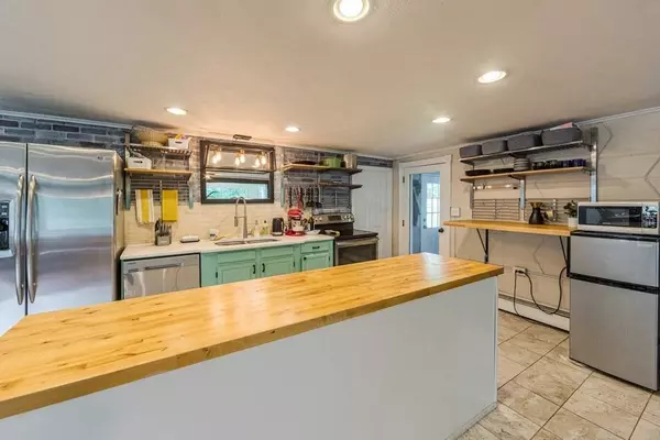 59 Ramgren Rd, Lunenburg, MA 01462