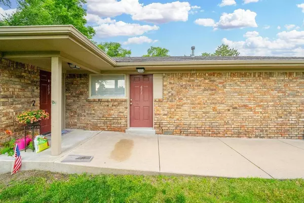 615 N Andover Rd, Andover, KS 67002