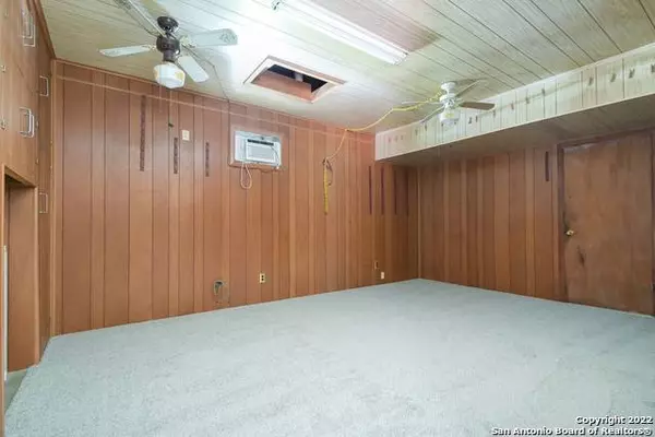 190 BROOKSHIRE DR, San Antonio, TX 78227