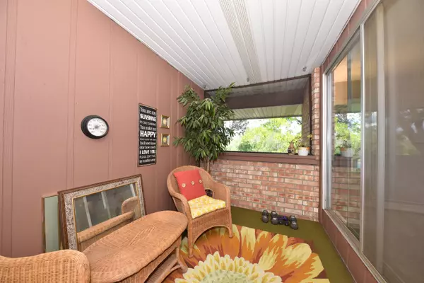 11946 W Mill Rd Unit 19, Milwaukee, WI 53225