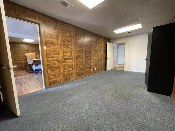 1765 Ballard Drive, Paris, TX 75460